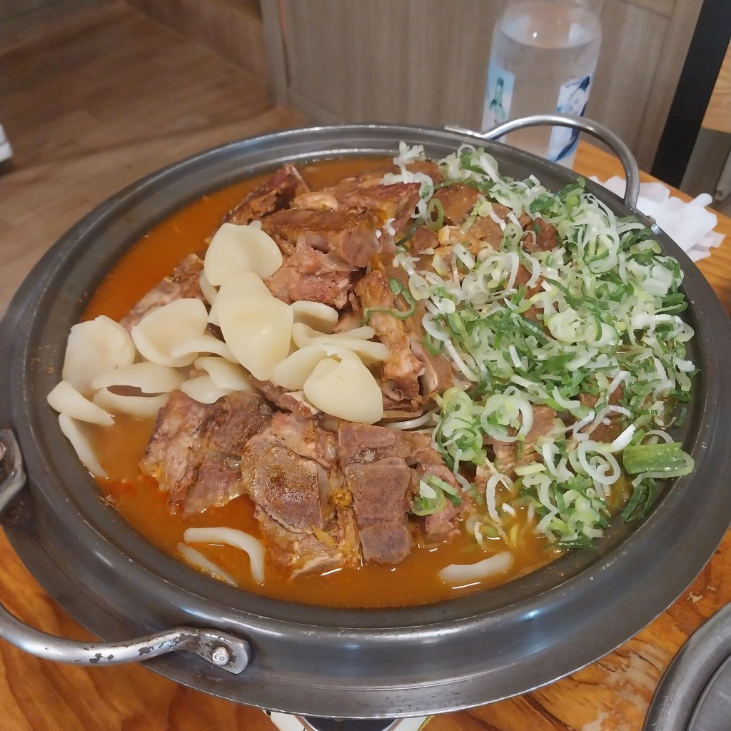 Gamjatang, spine and potato Korean stew